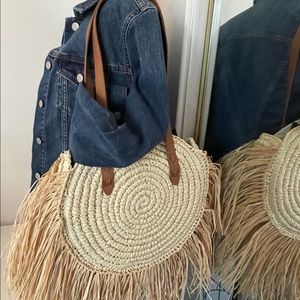 Straw Xbody w. Grass skirt